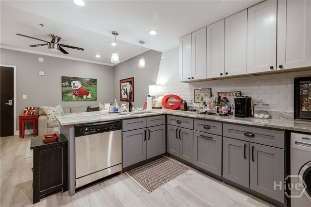 250 W Broad Street 801, Athens, GA 30601