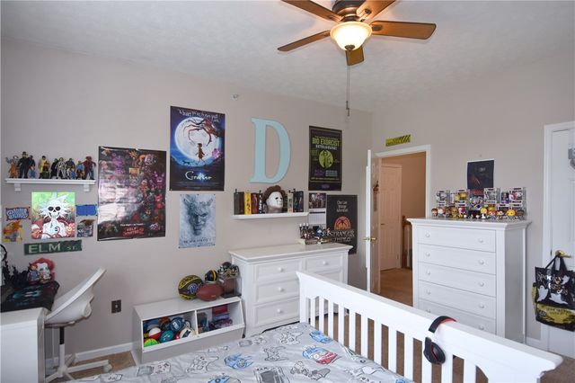 108 Sonie Dr, Ohio Twp, PA 15143