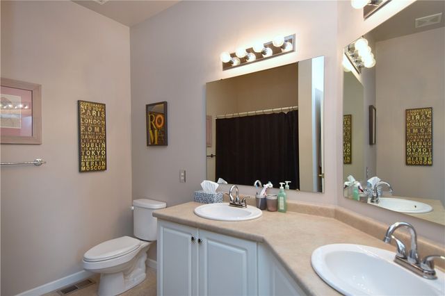 108 Sonie Dr, Ohio Twp, PA 15143