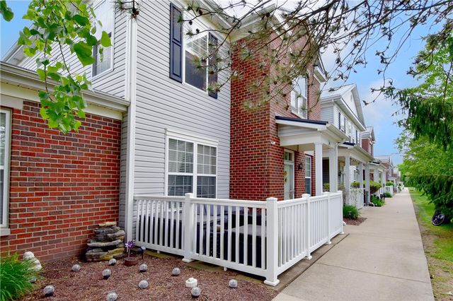 108 Sonie Dr, Ohio Twp, PA 15143