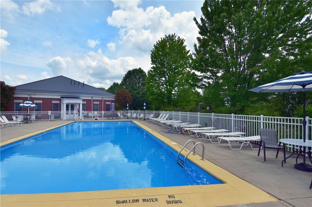 108 Sonie Dr, Ohio Twp, PA 15143