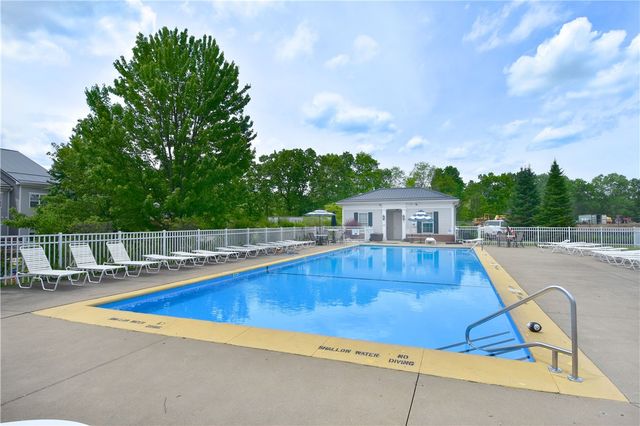108 Sonie Dr, Ohio Twp, PA 15143