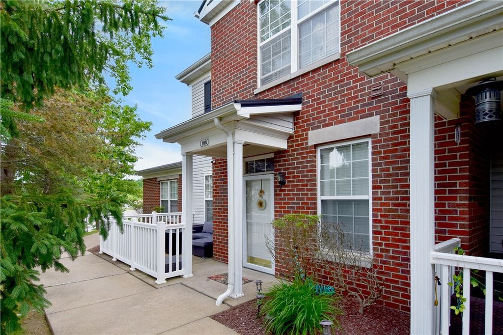 108 Sonie Dr, Ohio Twp, PA 15143
