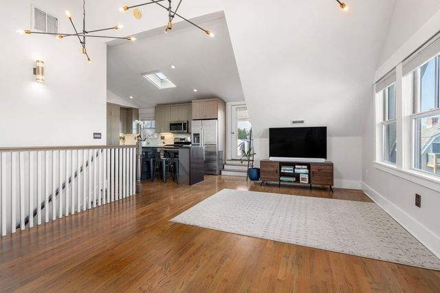 43 Salcombe St 4, Boston, MA 02125