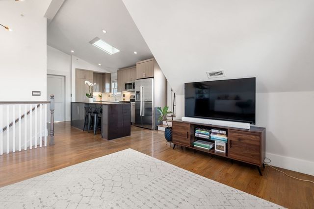 43 Salcombe St 4, Boston, MA 02125
