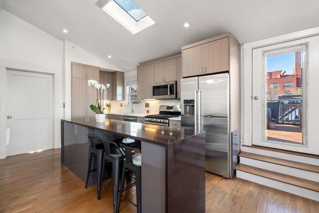 43 Salcombe St 4, Boston, MA 02125