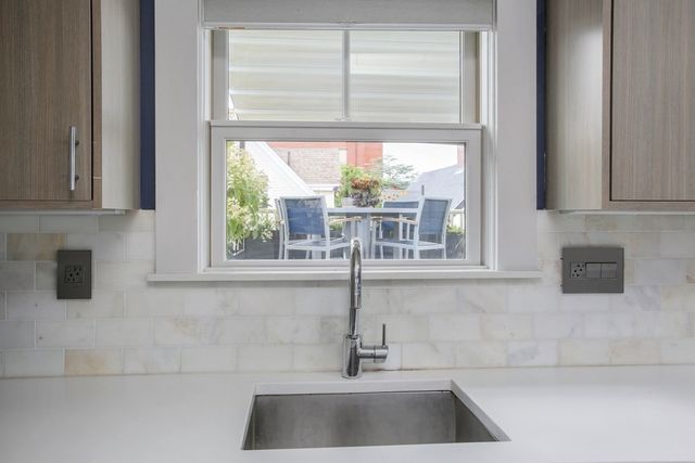 43 Salcombe St 4, Boston, MA 02125