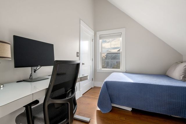 43 Salcombe St 4, Boston, MA 02125