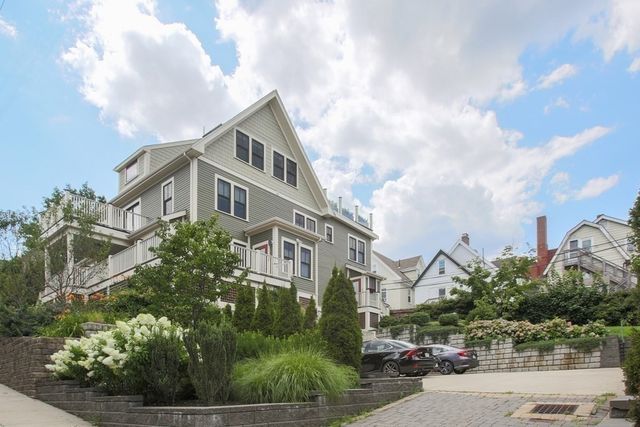 43 Salcombe St 4, Boston, MA 02125