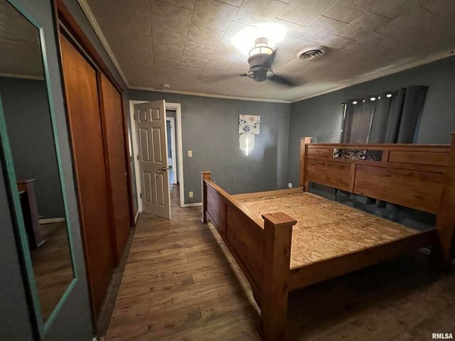 202 S ELM Street, Cambria, IL 62915