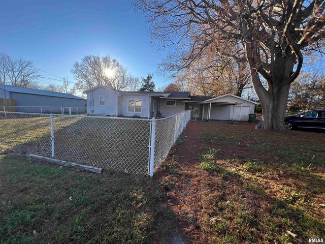 202 S ELM Street, Cambria, IL 62915