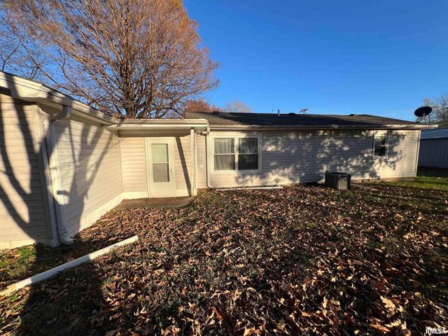 202 S ELM Street, Cambria, IL 62915