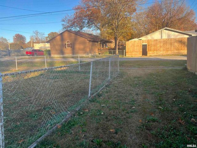 202 S ELM Street, Cambria, IL 62915