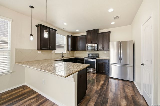 165 Rolling Creek, Boerne, TX 78006