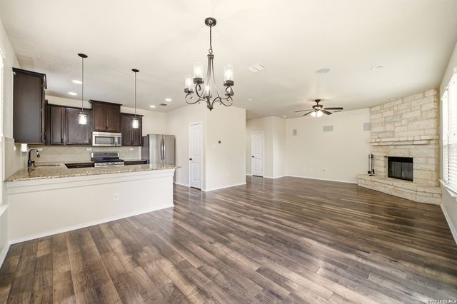 165 Rolling Creek, Boerne, TX 78006