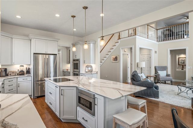 306 Dunbar Circle, Broadview Heights, OH 44147