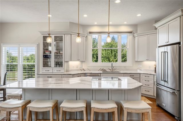 306 Dunbar Circle, Broadview Heights, OH 44147