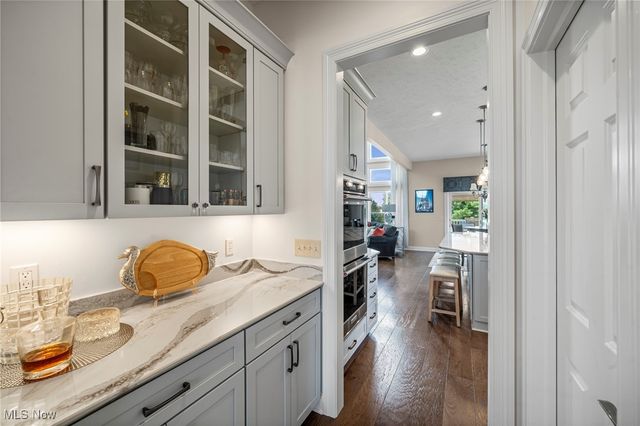 306 Dunbar Circle, Broadview Heights, OH 44147