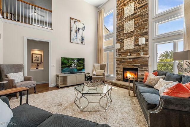 306 Dunbar Circle, Broadview Heights, OH 44147