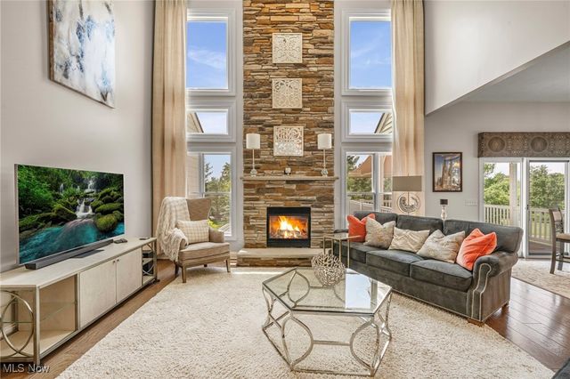 306 Dunbar Circle, Broadview Heights, OH 44147