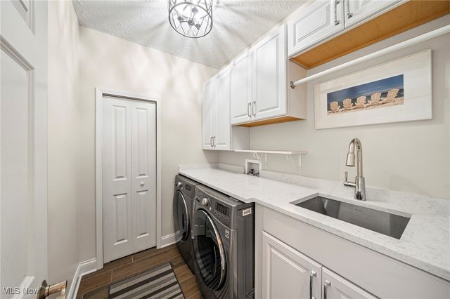 306 Dunbar Circle, Broadview Heights, OH 44147