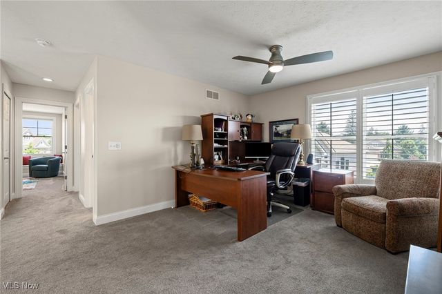 306 Dunbar Circle, Broadview Heights, OH 44147