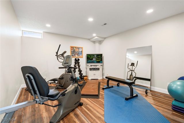 306 Dunbar Circle, Broadview Heights, OH 44147