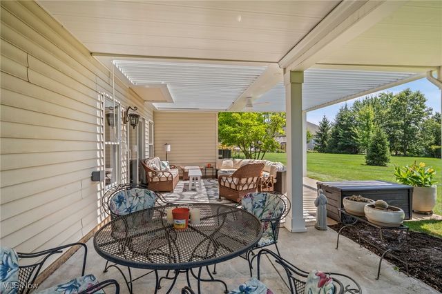 306 Dunbar Circle, Broadview Heights, OH 44147