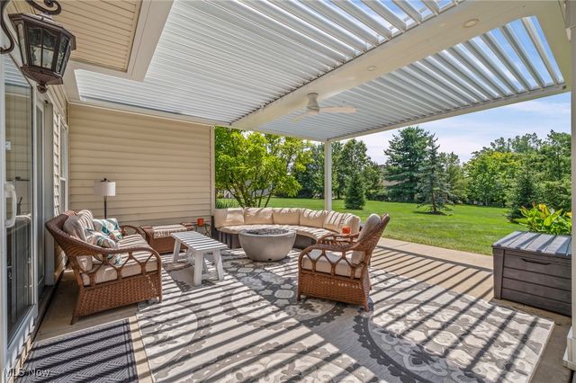 306 Dunbar Circle, Broadview Heights, OH 44147