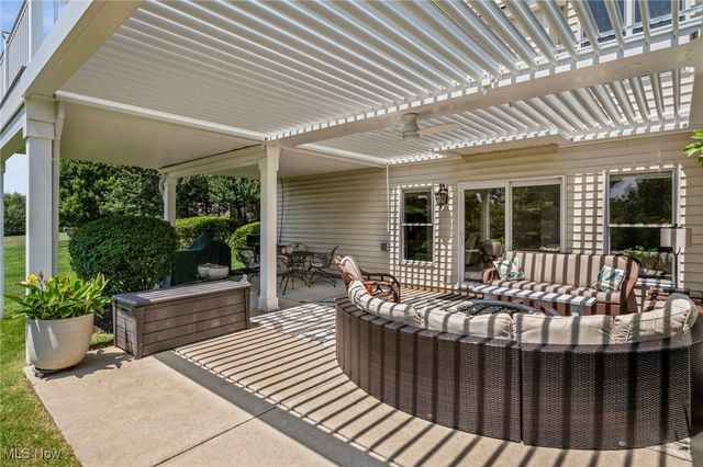 306 Dunbar Circle, Broadview Heights, OH 44147