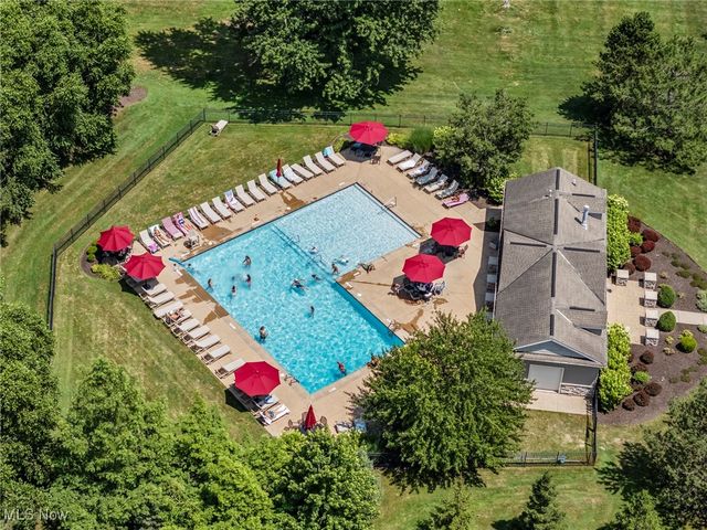 306 Dunbar Circle, Broadview Heights, OH 44147