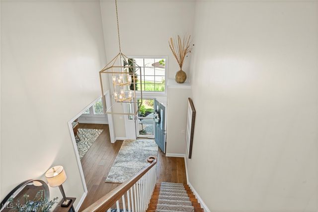 306 Dunbar Circle, Broadview Heights, OH 44147