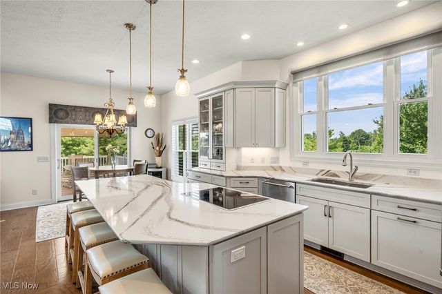 306 Dunbar Circle, Broadview Heights, OH 44147