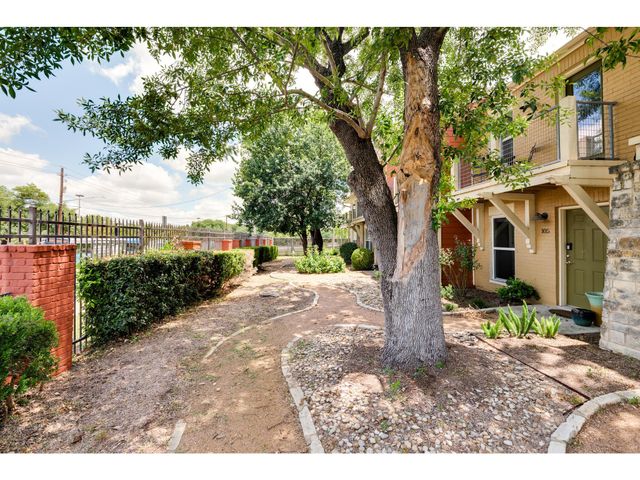 1101 Grove BLVD 102, Austin, TX 78741