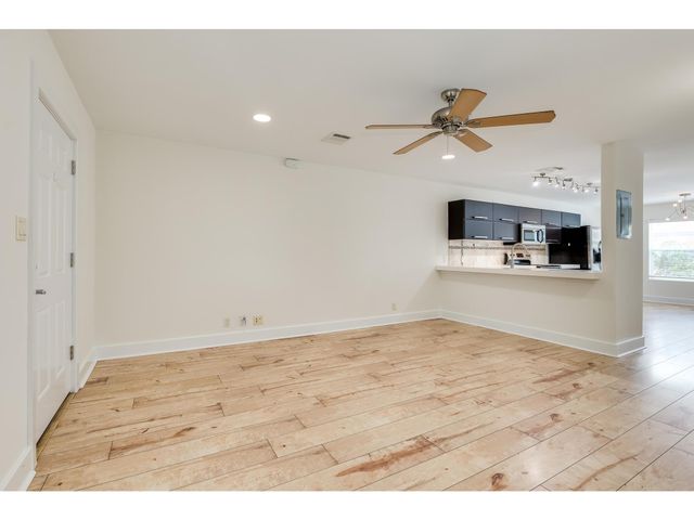 1101 Grove BLVD 102, Austin, TX 78741