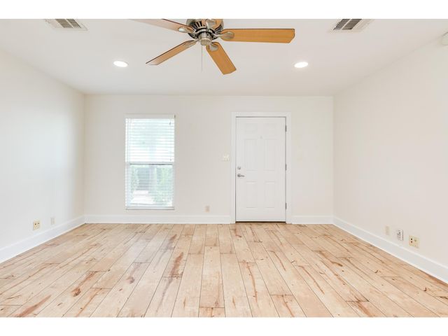 1101 Grove BLVD 102, Austin, TX 78741