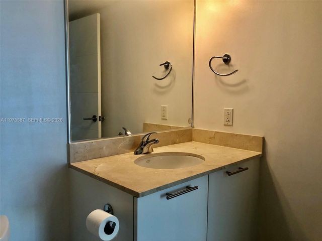 1800 N Bayshore Dr 2901, Miami, FL 33132