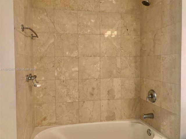 1800 N Bayshore Dr 2901, Miami, FL 33132