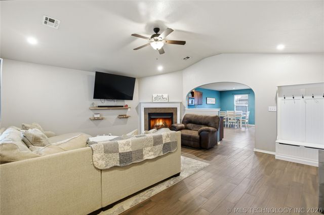 15101 E 109th Place N, Owasso, OK 74055