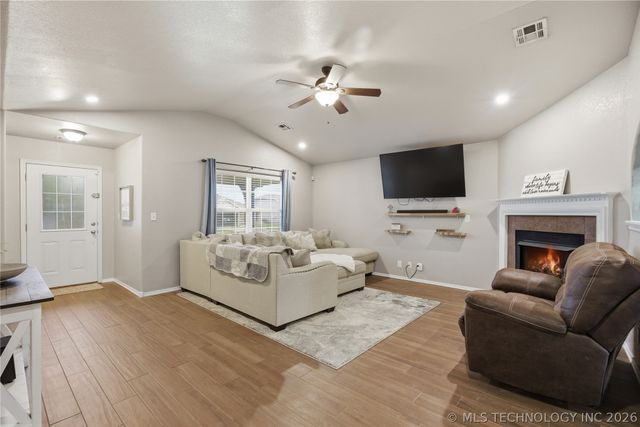 15101 E 109th Place N, Owasso, OK 74055