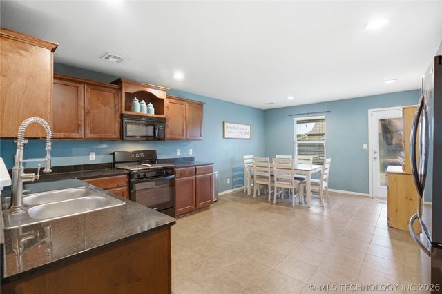 15101 E 109th Place N, Owasso, OK 74055