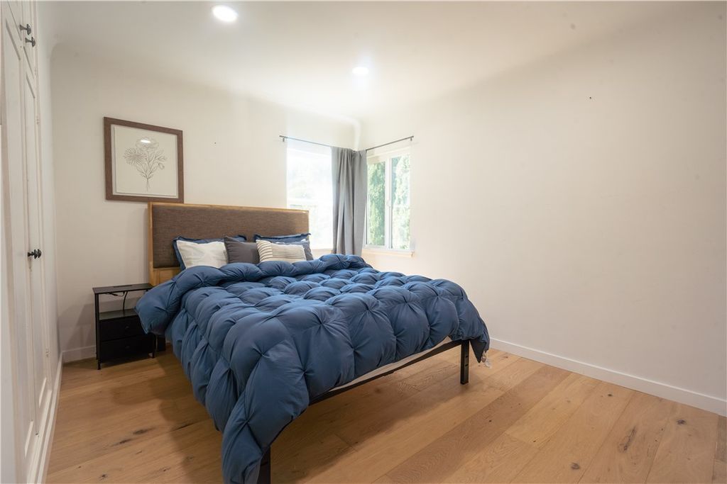 Image 12 of property listing at 4312 Division St, Los Angeles, CA 90065