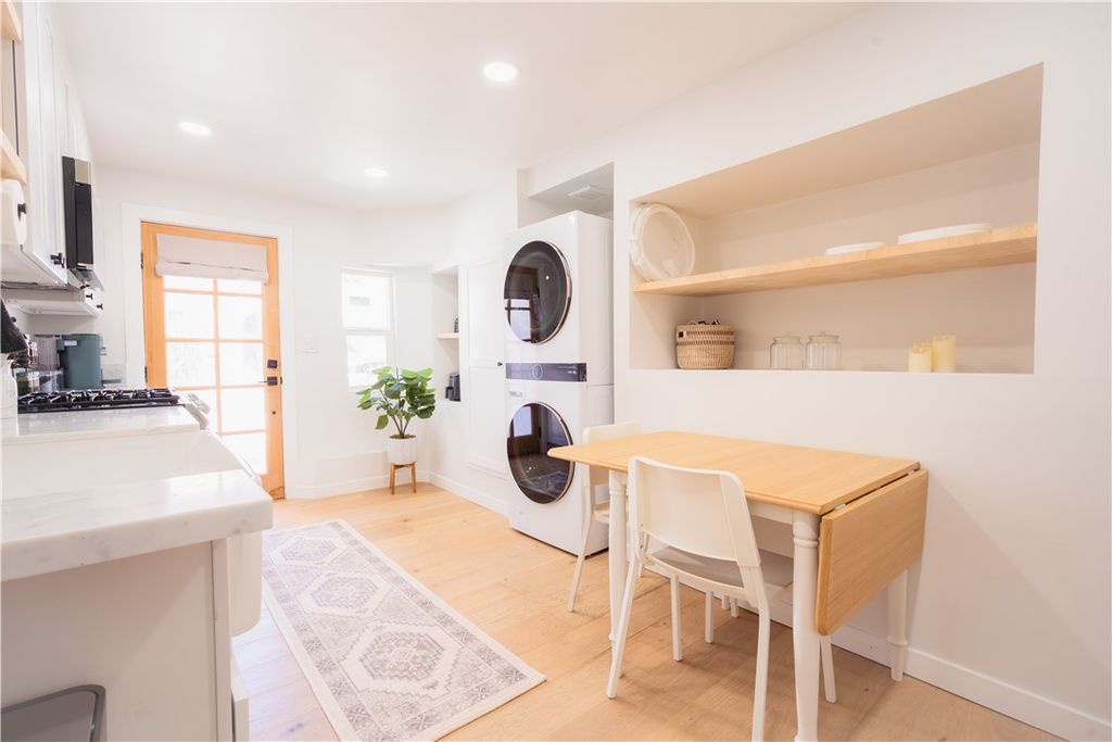 Image 15 of property listing at 4312 Division St, Los Angeles, CA 90065
