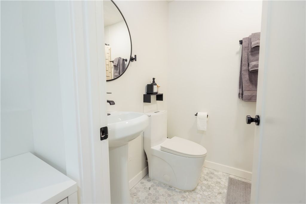 Image 18 of property listing at 4312 Division St, Los Angeles, CA 90065
