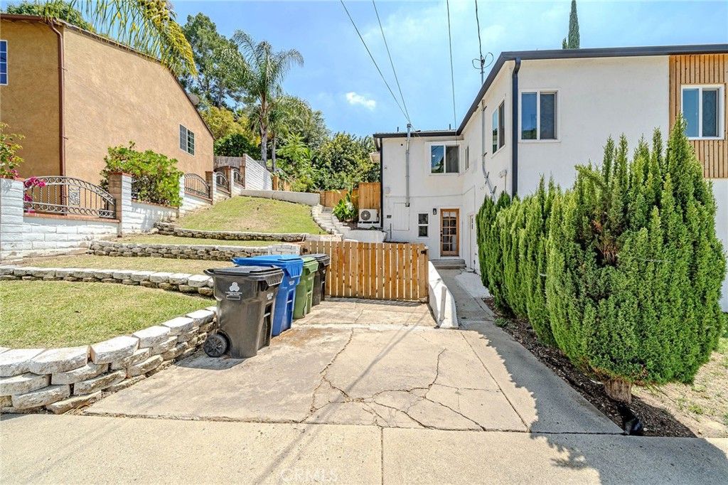 Image 2 of property listing at 4312 Division St, Los Angeles, CA 90065