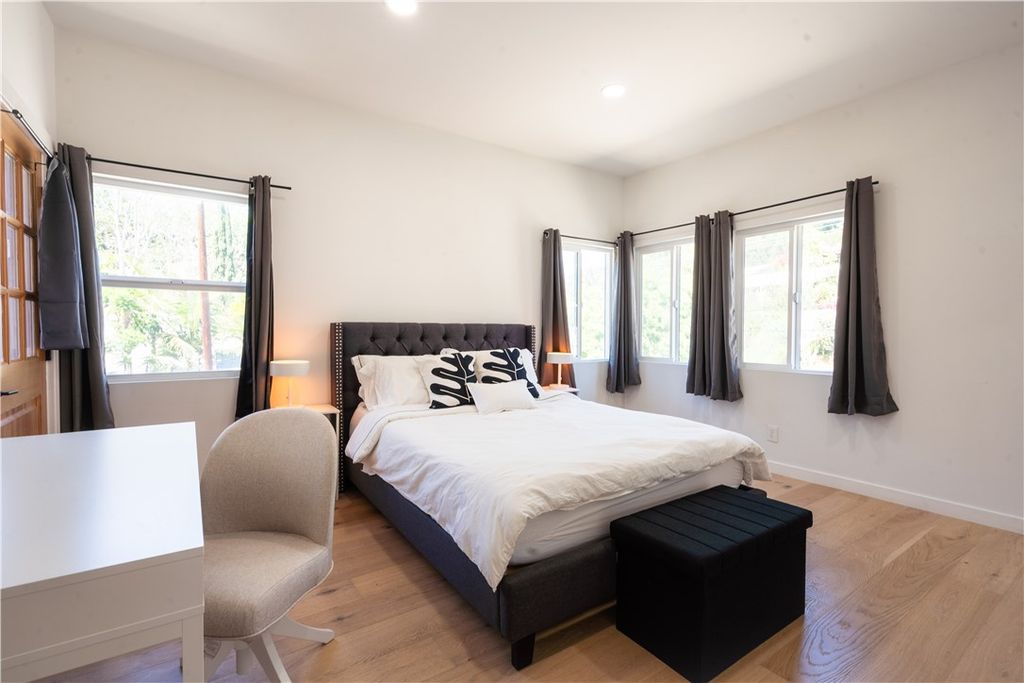Image 6 of property listing at 4312 Division St, Los Angeles, CA 90065