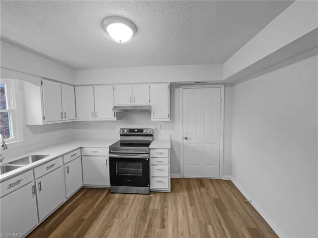 5712 Landerwood Drive, Greensboro, NC 27405