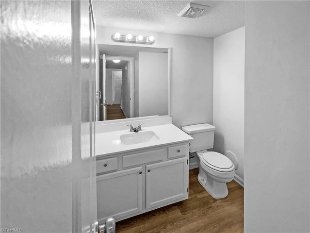 5712 Landerwood Drive, Greensboro, NC 27405