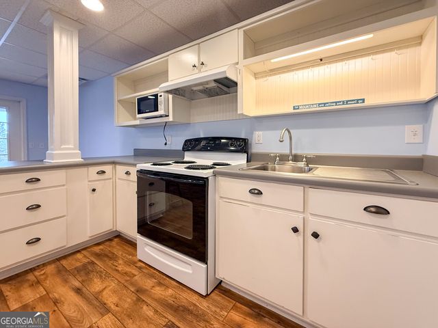 406 Yonah Mountain Road, Cleveland, GA 30528