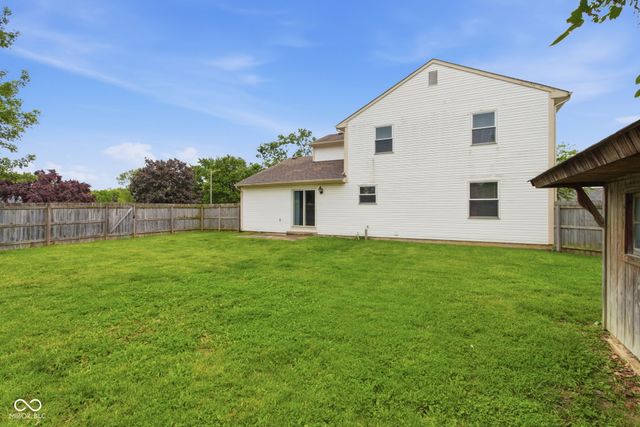 30 Lake Drive N, Brownsburg, IN 46112